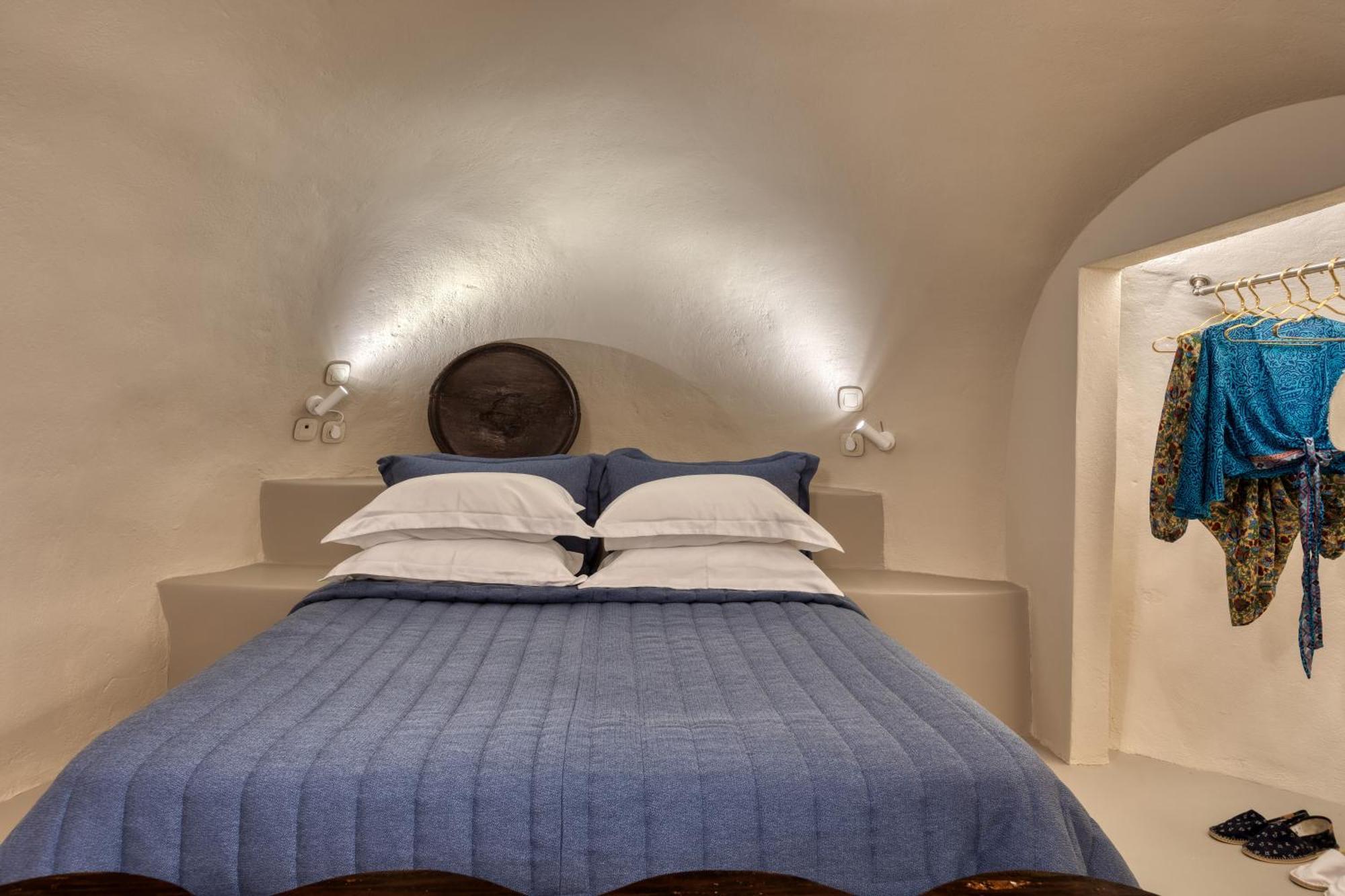 Kore Cave House By Oias Local Cave Houses Екстериор снимка